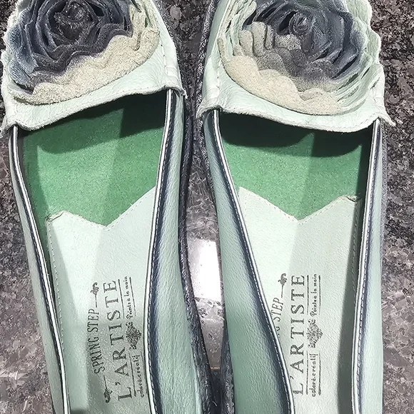 L'ARTISTE Mint Green Floral Loafers - Picture 2 of 5